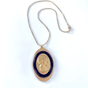 Vintage Avon Gold Cameo Pendant Necklace